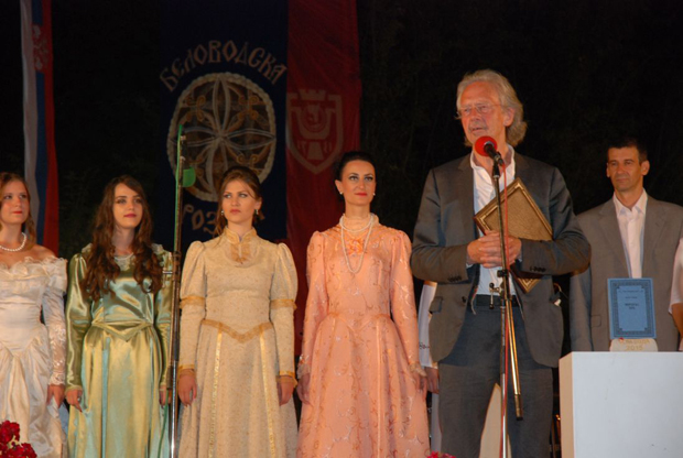 Хандке је од њих већ добио награду: Да ли још неко српско село има  потпис нобеловца?